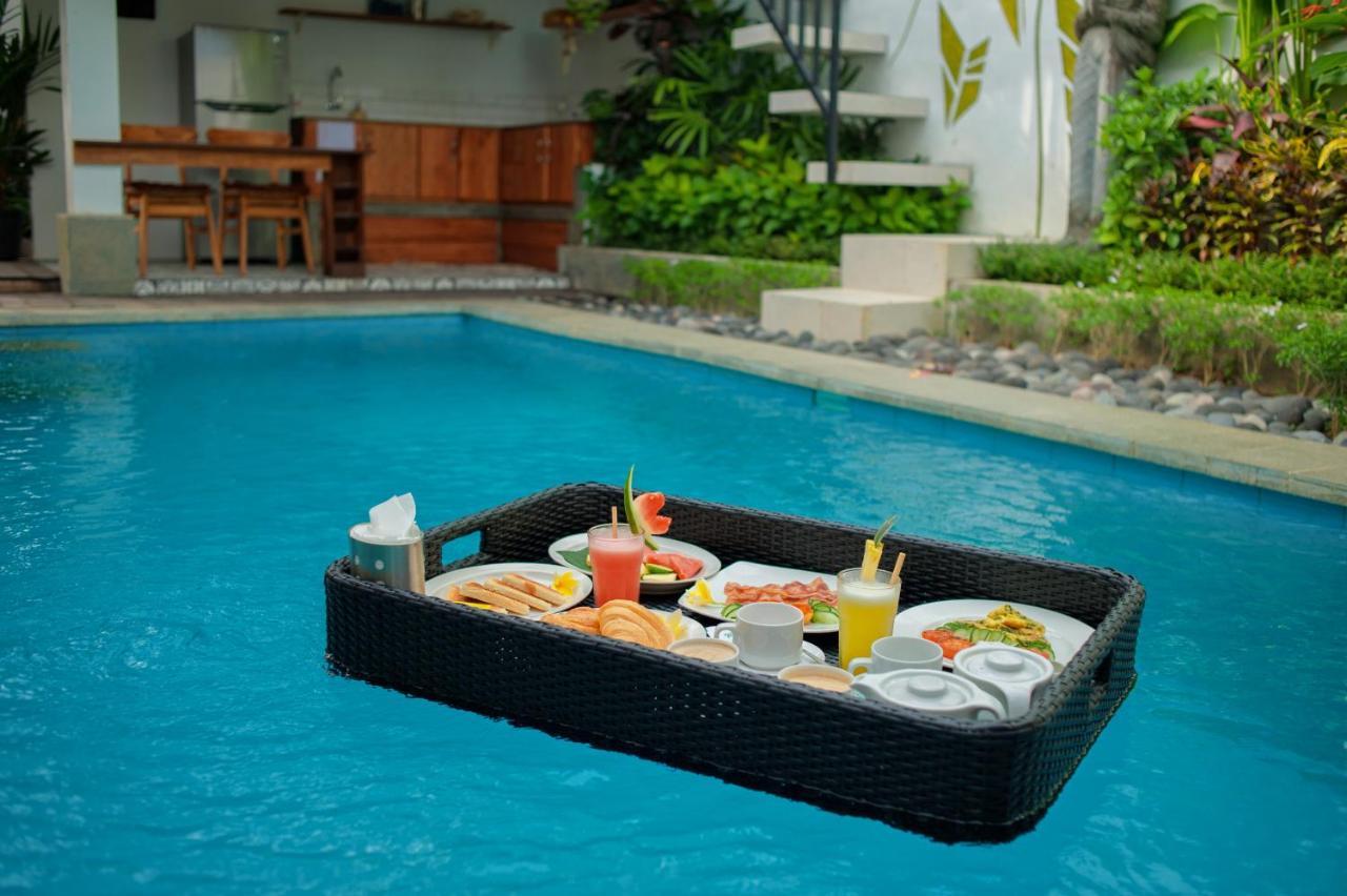 Luxury Ada Padi *
